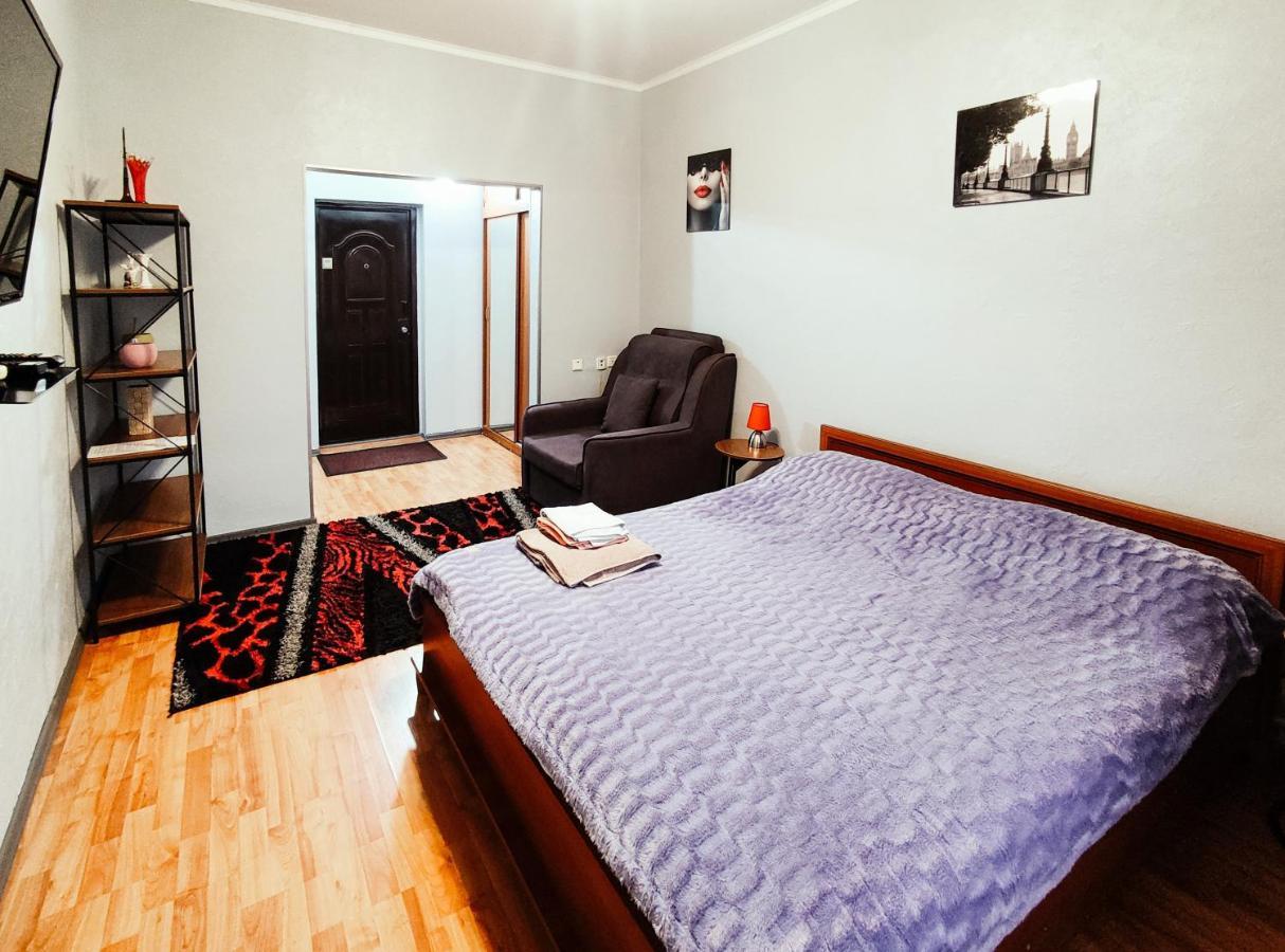 Nadezhda Apartments On Abylay Khan Ave 121 Alma-Ata Buitenkant foto