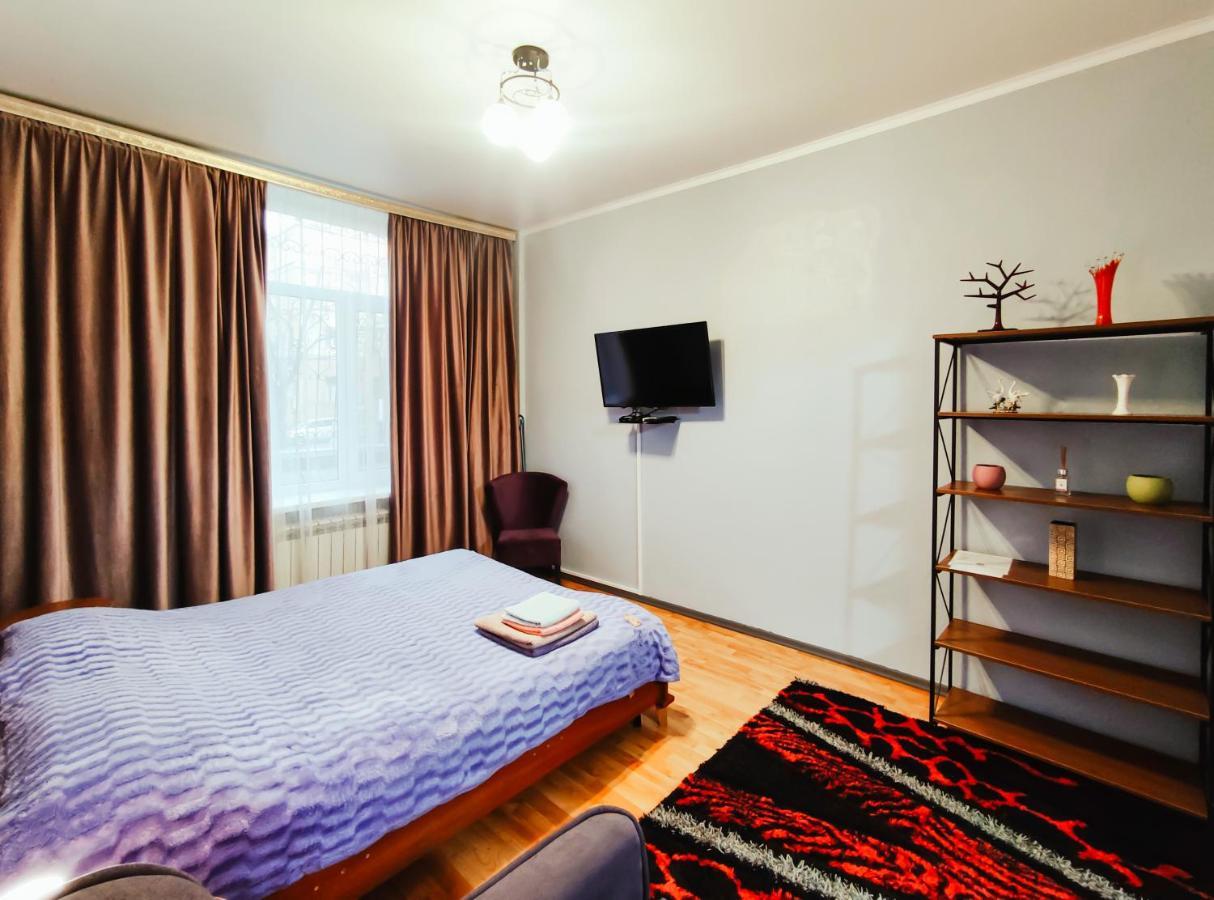 Nadezhda Apartments On Abylay Khan Ave 121 Alma-Ata Buitenkant foto